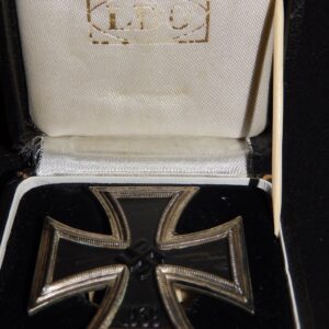 EK1 Iron Cross / Eisernes Kreuz Friedrich Orth screwback type with related LDO box marked L/14