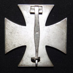 EK1 Iron Cross / Eisernes Kreuz Friedrich Orth, Wien own frame, PKZ number 15 on the regular pin, with magnetic iron Orth own core