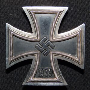 EK1 Iron Cross / Eisernes Kreuz Friedrich Orth, Wien regular frame PKZ number 15 on the regular pin with non-mag zinc own core