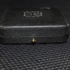 EK1 Iron Cross / Eisernes Kreuz Original War Time Period Case, Box / Etui with white interior