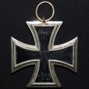 WW1 EK2 Iron Cross / Eisernes Kreuz so so called WW2 straight -9 unknown maker equivalent