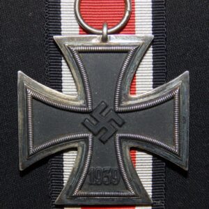 EK2 Iron Cross / Eisernes Kreuz E. Ferd Wiedmann unmarked, unmarked middle period type – with own frame + S&L design core on obverse and own core on reverse