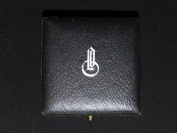 EK1 Iron Cross / Eisernes Kreuz LDO Box “Late type” by Original War Time Period Case, Box / Etui with white interior