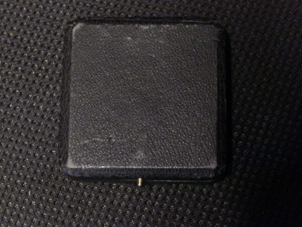 EK1 Iron Cross / Eisernes Kreuz middle period box Case / Etui, with white interior - Image 2