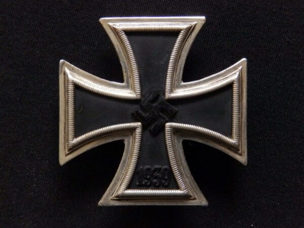 EK1 Iron Cross / Eisernes Kreuz C.E Juncker own frame, with LDO number L/12 with W&L magnetic core