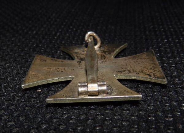 EK1 Iron Cross / Eisernes Kreuz C.E Juncker so called common frame, late type with LDO number L/12 with magnetic inner core - Image 4