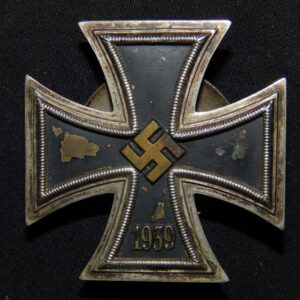 EK1 Iron Cross / Eisernes Kreuz Rudolf Souval marked mark L 58  screwback nonmagnetic /brass/ regular early wartime period types