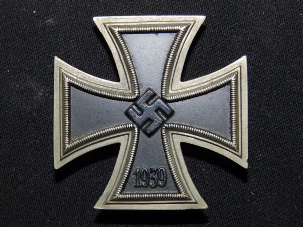 EK1 Iron Cross / Eisernes Kreuz Rudolf  Souval magnetic regular so called deep- 3 late type wartime period types