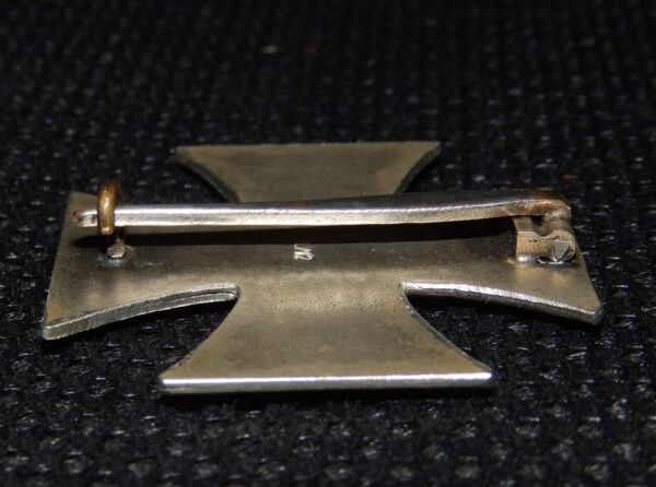 EK1 Iron Cross / Eisernes Kreuz C.E Juncker own frame, with LDO number L/12 with W&L magnetic core - Image 4