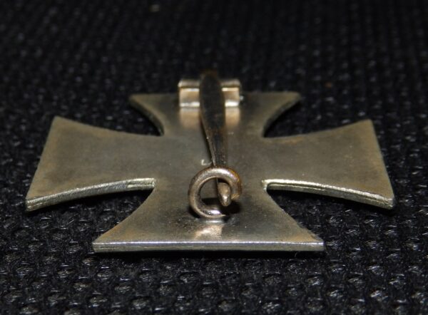 EK1 Iron Cross / Eisernes Kreuz C.E Juncker own frame, with LDO number L/12 with W&L magnetic core - Image 7