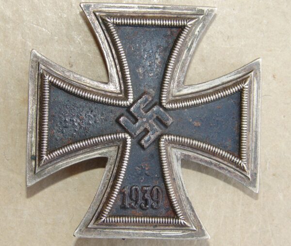 EK1 Iron Cross / Eisernes Kreuz Rudolf  Souval magnetic regular so called deep- 3 late type wartime period types - Image 9