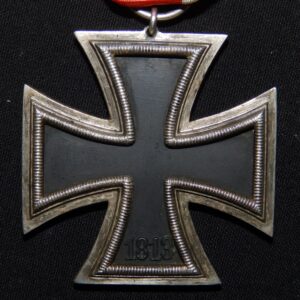 EK2 Iron Cross / Eisernes Kreuz Deschler & Sohn so called R-3 (round 3) with regular Deschler types frame variant