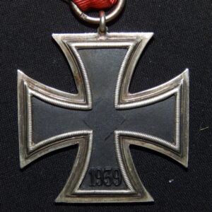 EK2 Iron Cross / Eisernes Kreuz so called “long flawed frame” by Juncker with KC style type core.