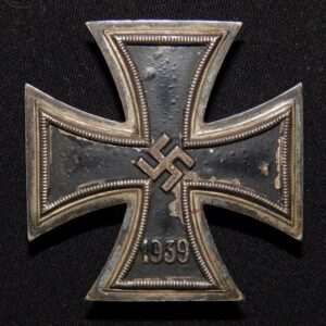 EK1 Iron Cross / Eisernes Kreuz Schauerte & Höhfeld three-piece with regular date inner core.