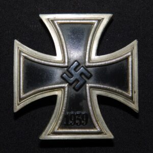 EK1 Iron Cross / Eisernes Kreuz C.E Juncker so called Wächtler & Lange type magnetic inner core with LDO number L/12 on the pin