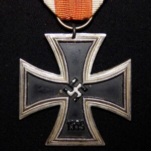 EK2 Iron Cross / Eisernes Kreuz Schauerte & Höhfeld with small date inner core.