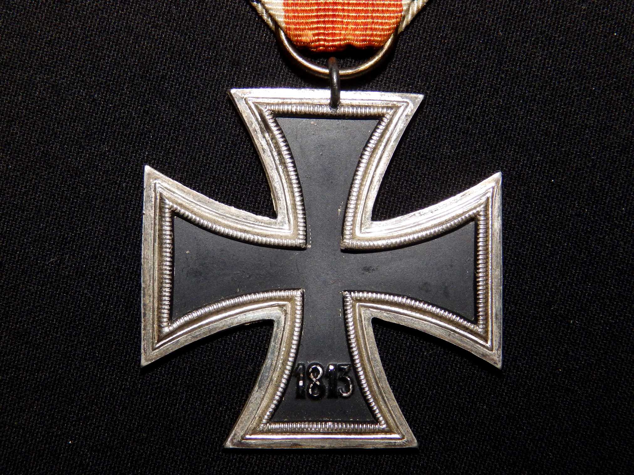 EK2 Iron Cross / Eisernes Kreuz Schauerte & Höhfeld with small date inner core. - Image 2