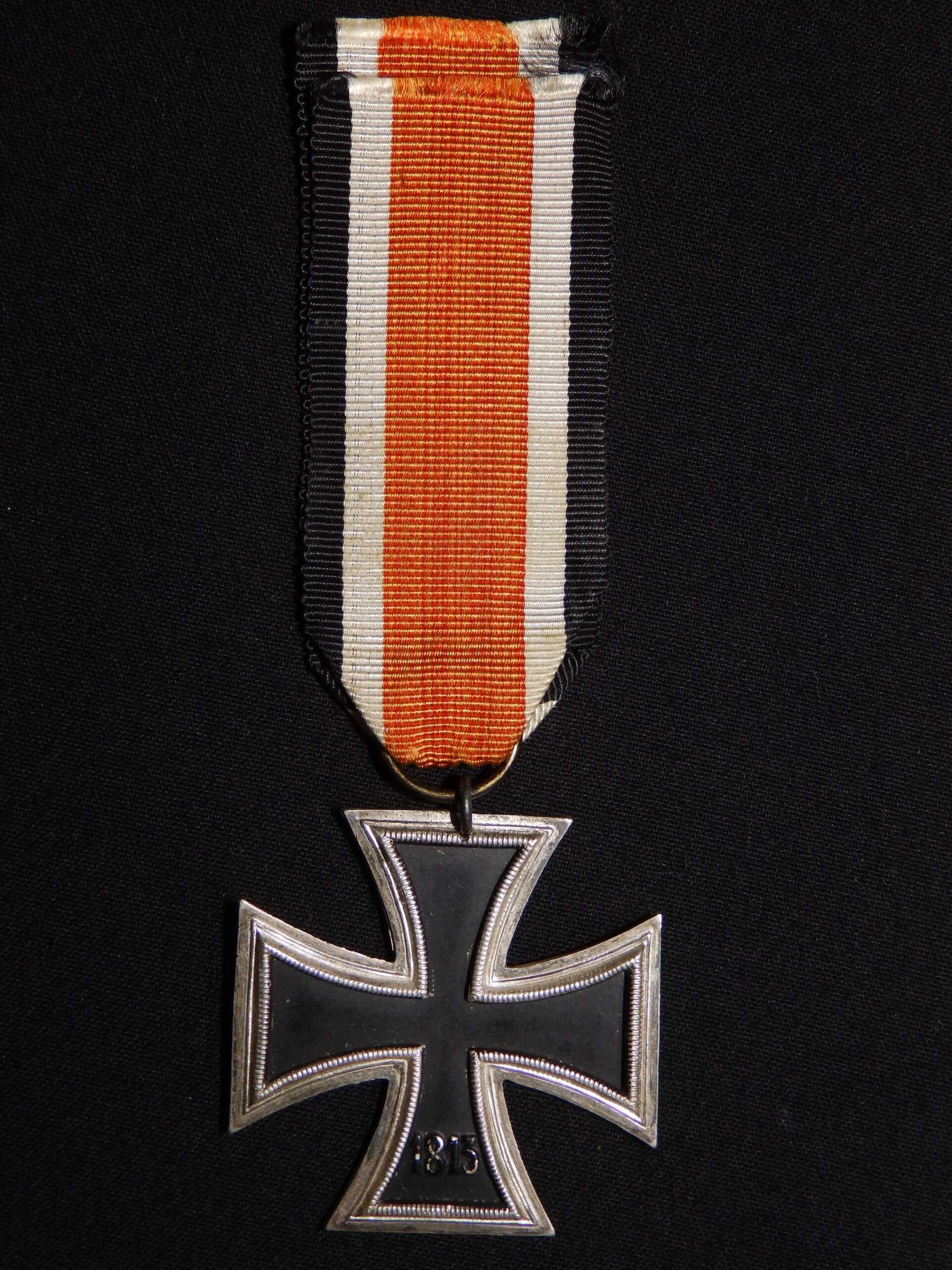 EK2 Iron Cross / Eisernes Kreuz Schauerte & Höhfeld with small date inner core. - Image 4