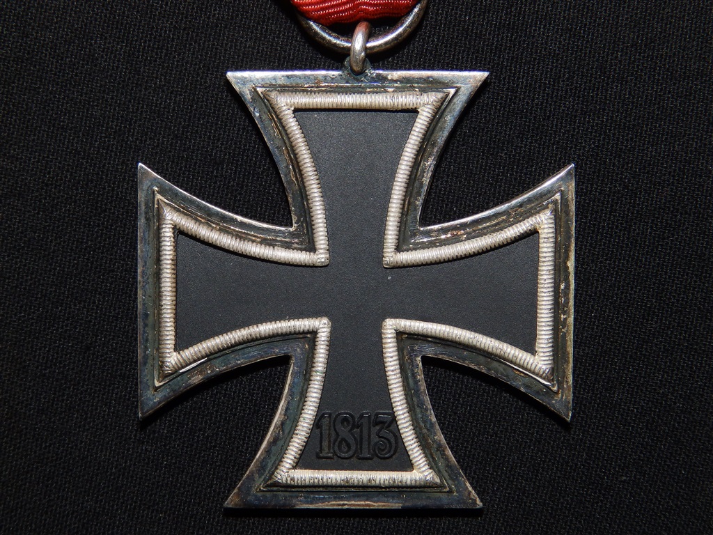 EK2 Iron Cross / Eisernes Kreuz C.E. Juncker 2.9 with W&L core with hand paint variation - Image 2