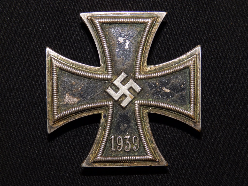 EK1 Iron Cross / Eisernes Kreuz Petz & Lorenz (no number known) one piece early piece