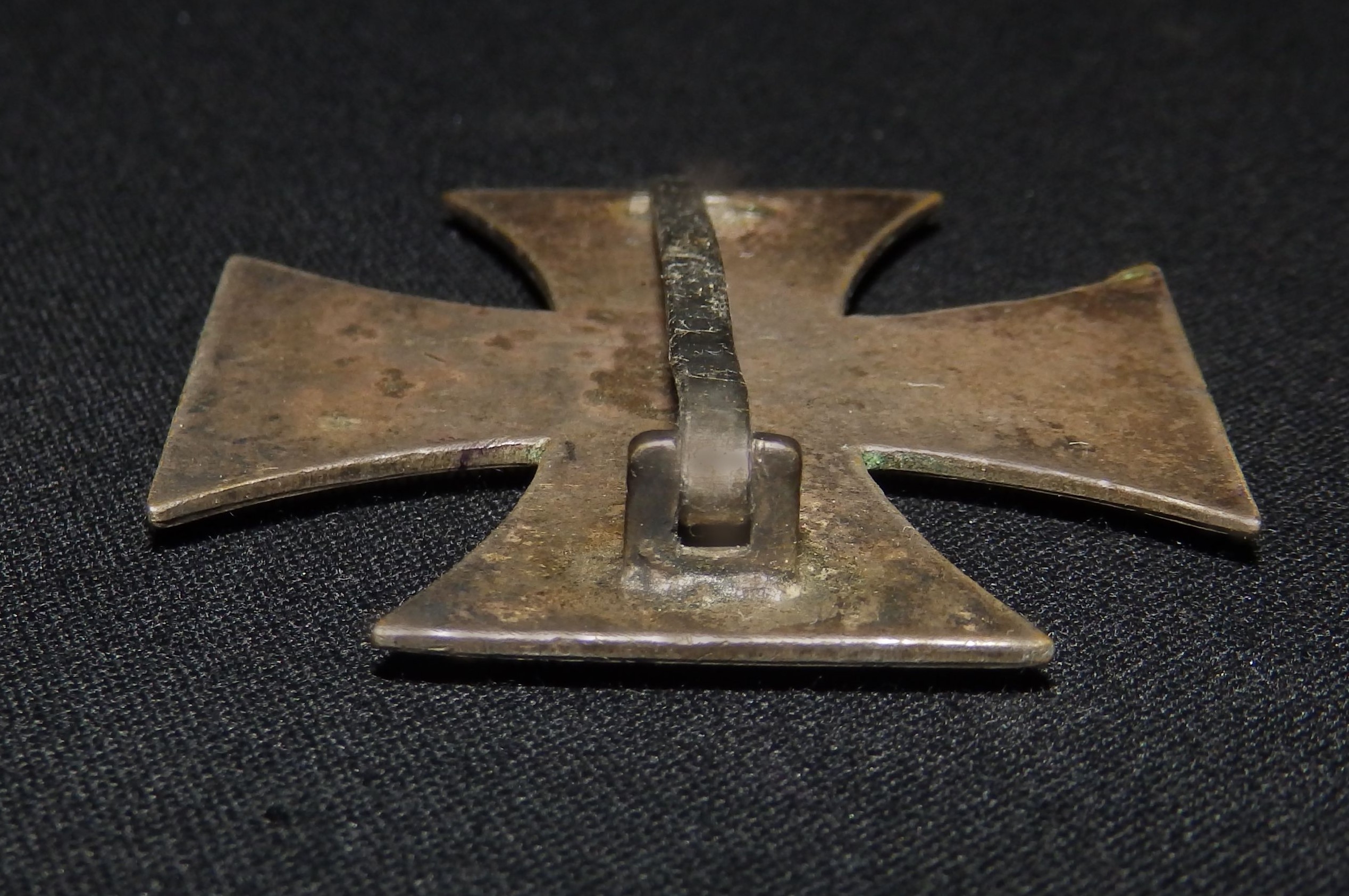 EK1 Iron Cross / Eisernes Kreuz Petz & Lorenz (no number known) one piece early piece - Image 3