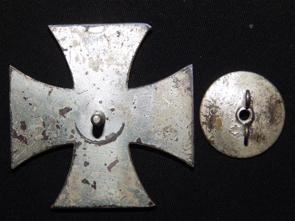 EK1 Iron Cross / Eisernes Kreuz Petz & Lorenz screw back (no number known) 2. type screw solution one piece early piece - Image 3