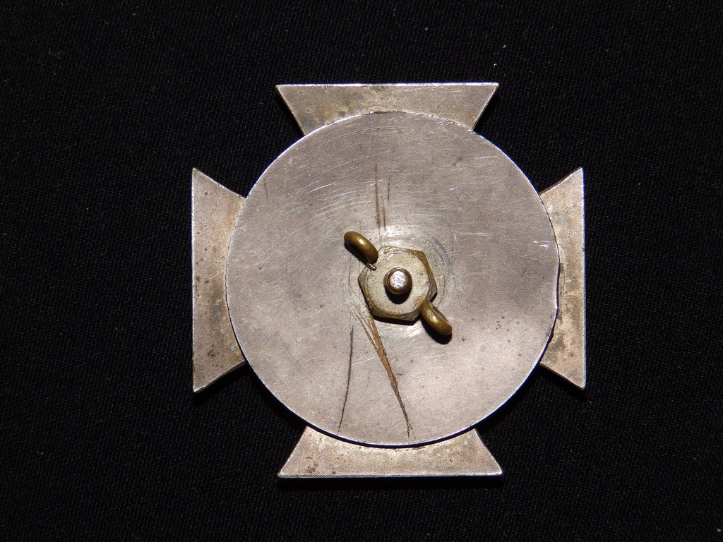 EK1 Iron Cross / Eisernes Kreuz Petz & Lorenz screw back (no number known) one piece early piece - Image 2